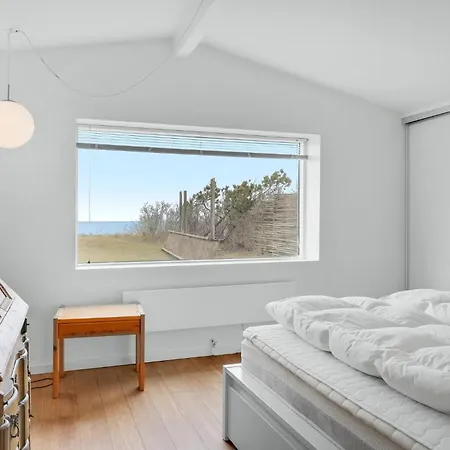 3 Bedroom Amazing Home In Hundested *