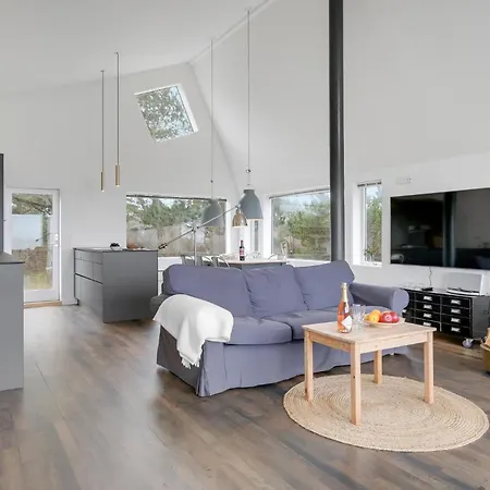 3 Bedroom Amazing Home In Hundested