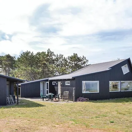 3 Bedroom Amazing Home In Hundested *